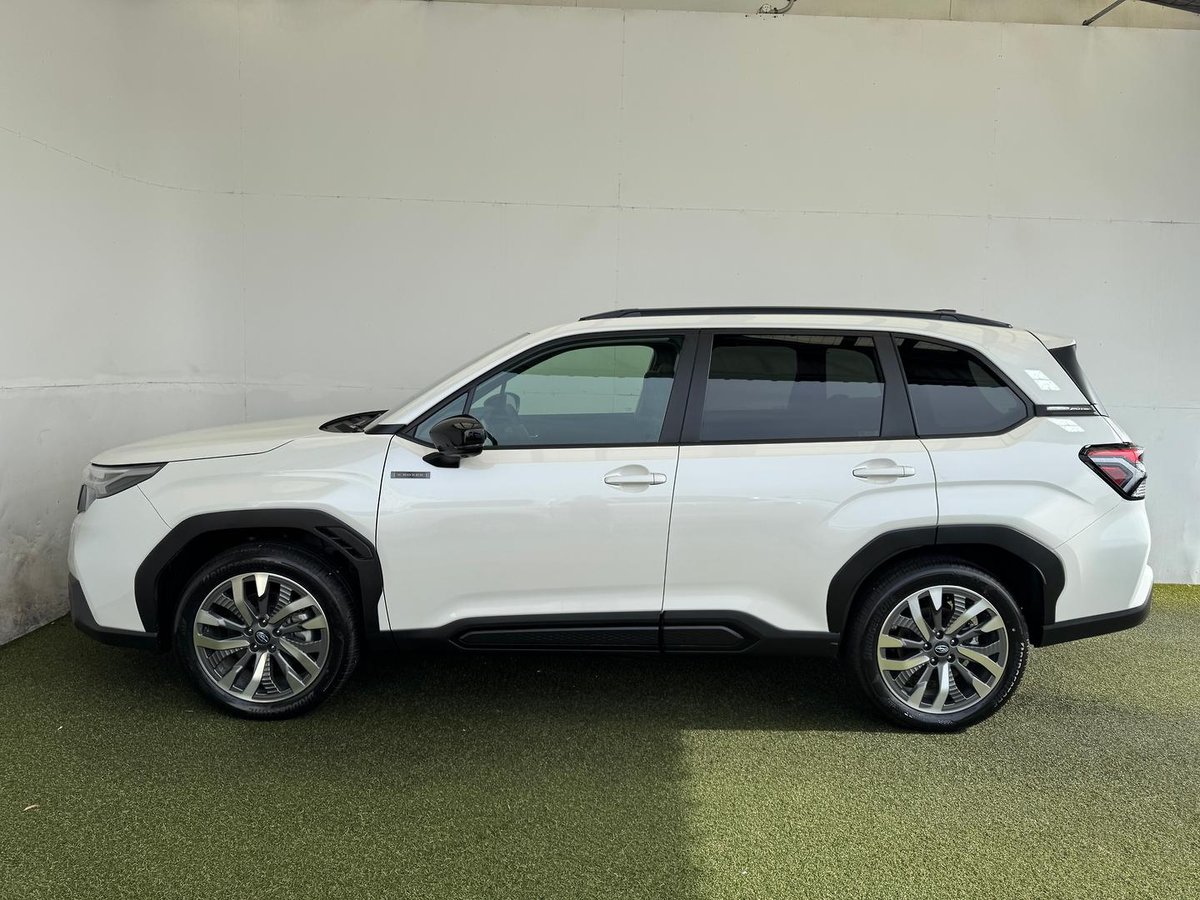2025 Subaru Forester Hybrid Touring S6 MY26 AWD image 16
