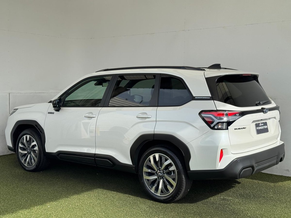 2025 Subaru Forester Hybrid Touring S6 MY26 AWD image 21