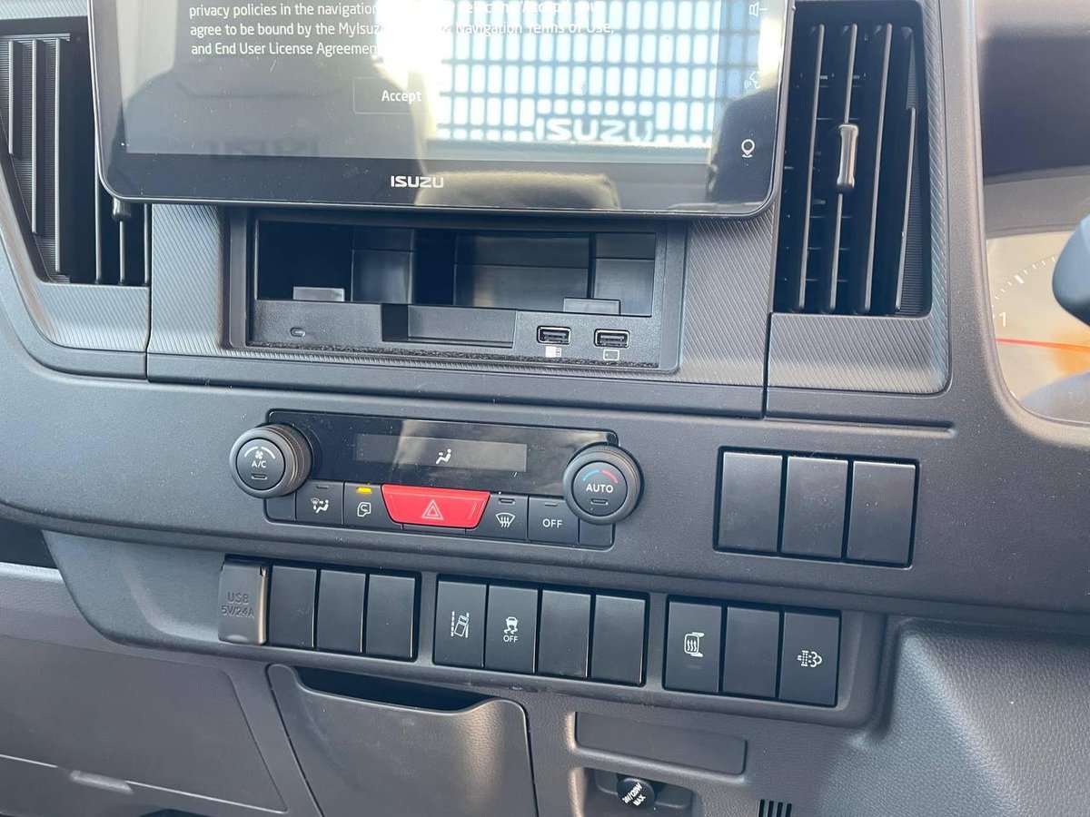 2025 Isuzu N Series Nlr 45-150 Dt D25 image 17