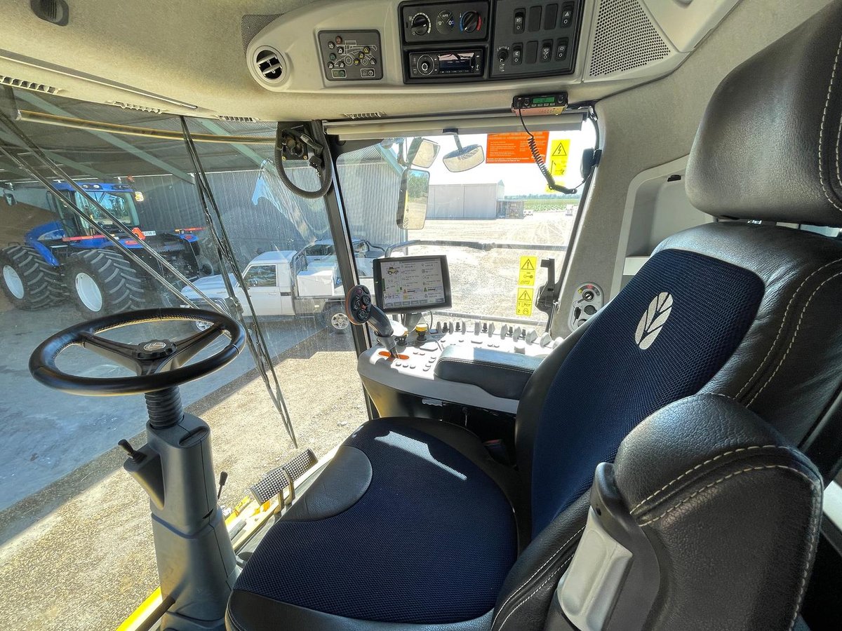2016 New Holland Cr 9.90 image 3