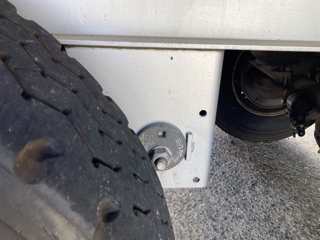 2016 Maxi Trans 24P Freezer Van image 12