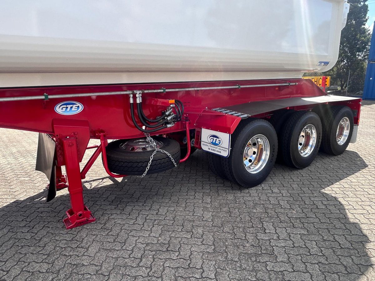 2026 GTE Side Tipper image 11