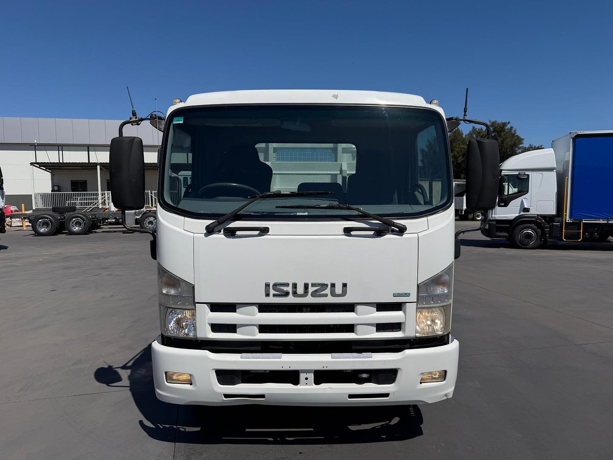 2011 Isuzu Frr500 FRR 500 image 2