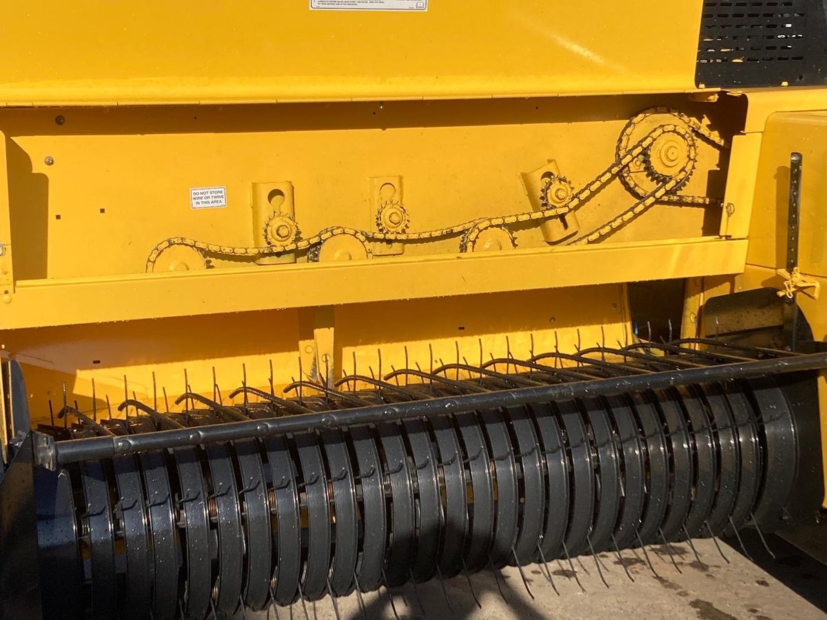 2025 New Holland 5070 image 3
