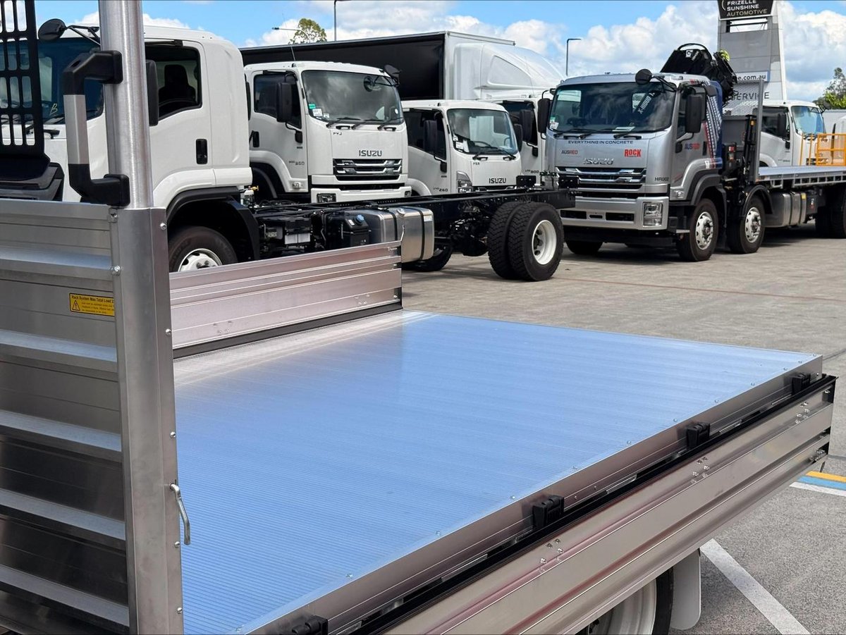 2026 Isuzu N Series NLR 45-150 DT D25 TRAYPACK image 17