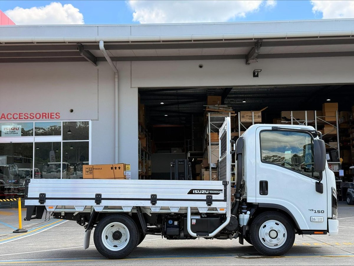 2026 Isuzu N Series NLR 45-150 DT D25 TRAYPACK image 12