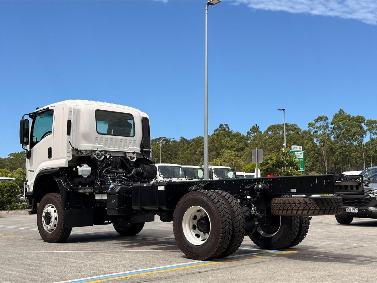 2026 Isuzu F Series image 5