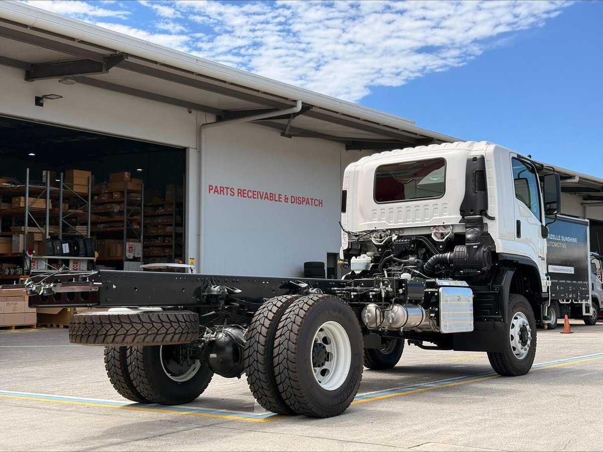 2026 Isuzu F Series image 7