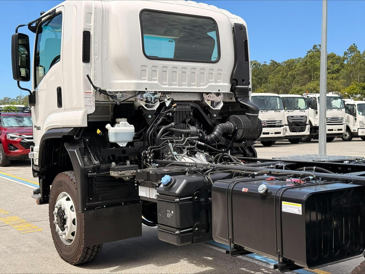 2026 Isuzu F Series image 14