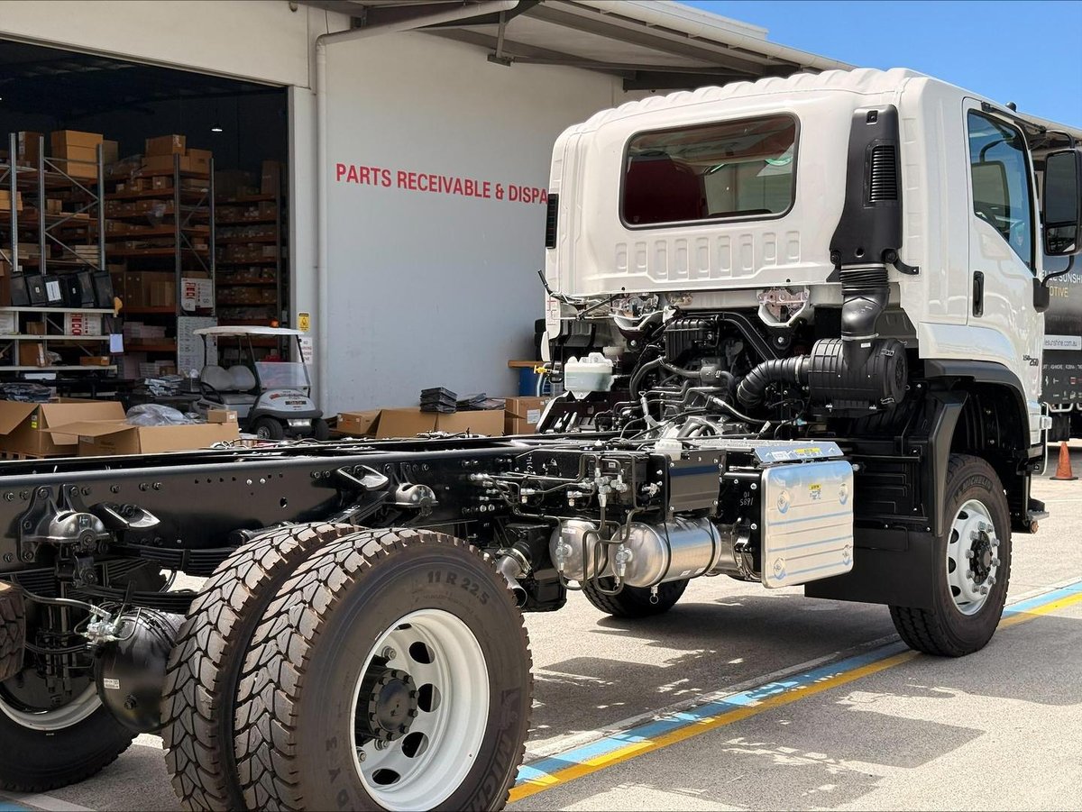 2026 Isuzu F Series image 13