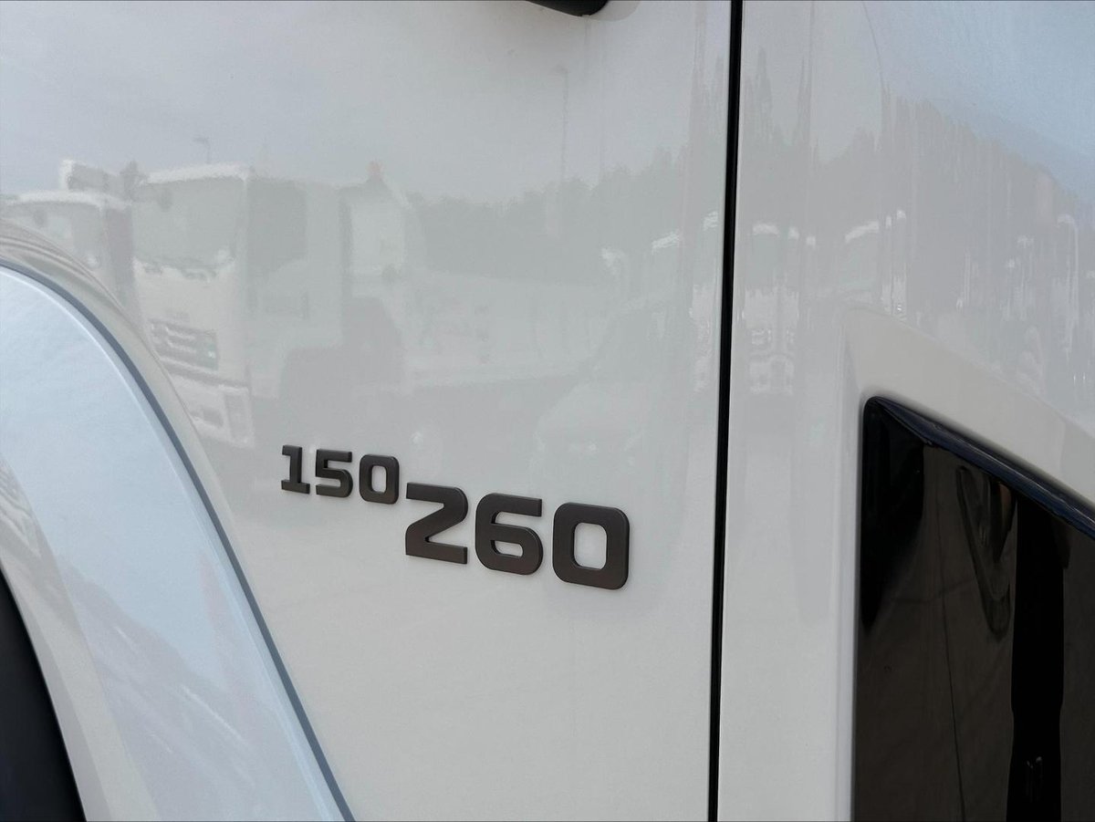 2026 Isuzu F Series image 12