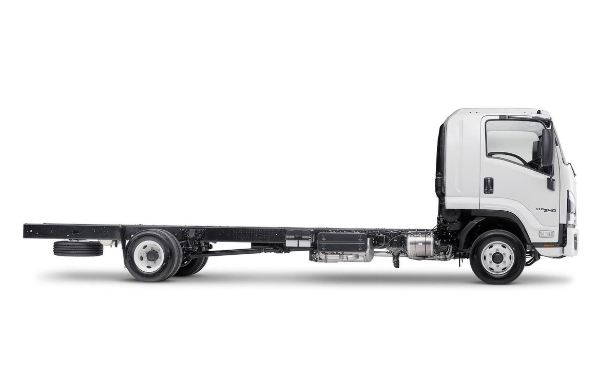 2026 Isuzu F Series image 8