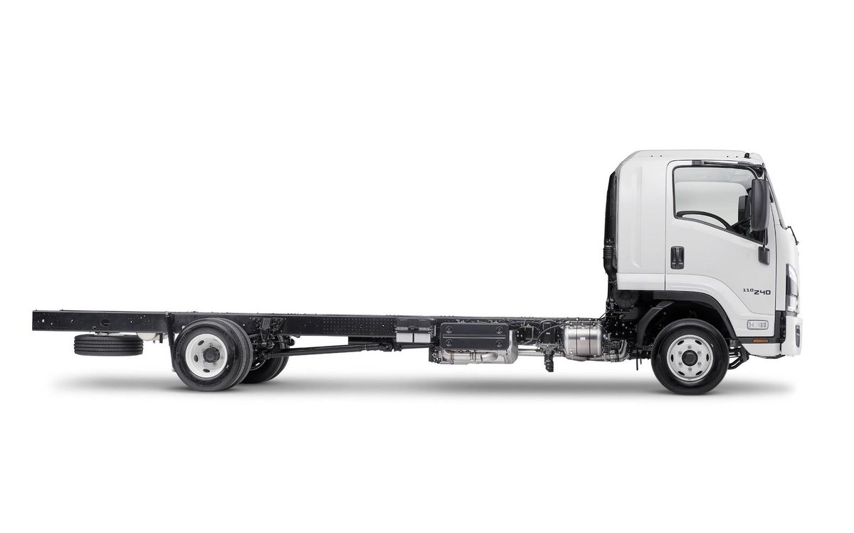 2026 Isuzu F Series image 8