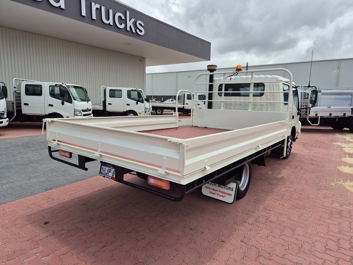 2010 Hino 716 - 300 Series 3 Ton Crew Cab Tray image 13
