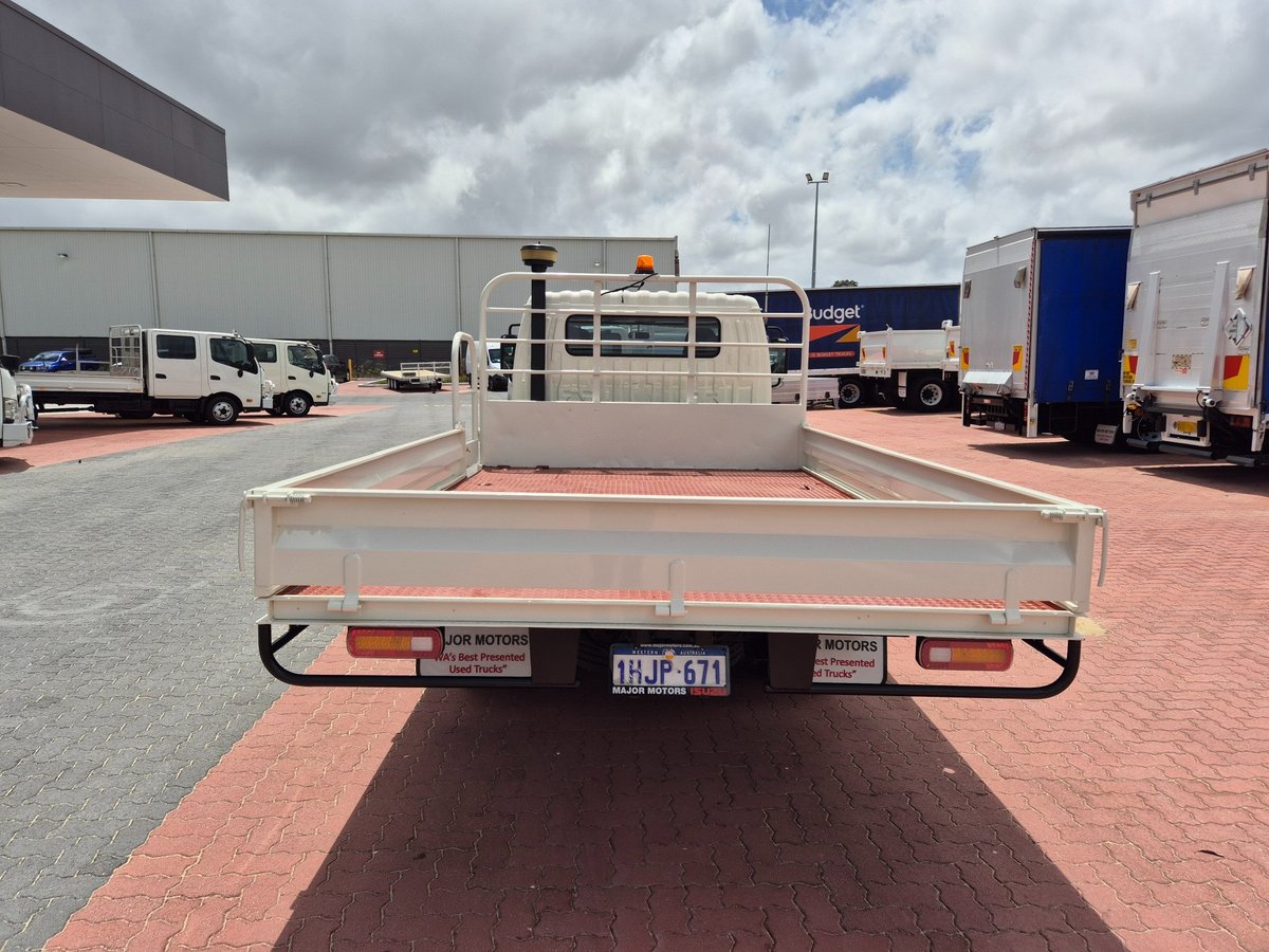 2010 Hino 716 - 300 Series 3 Ton Crew Cab Tray image 16