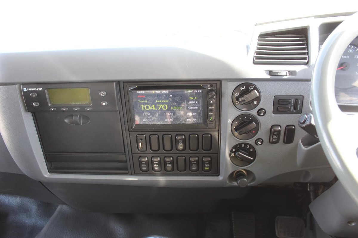2015 Mitsubishi Fighter 1627 FUSO image 16