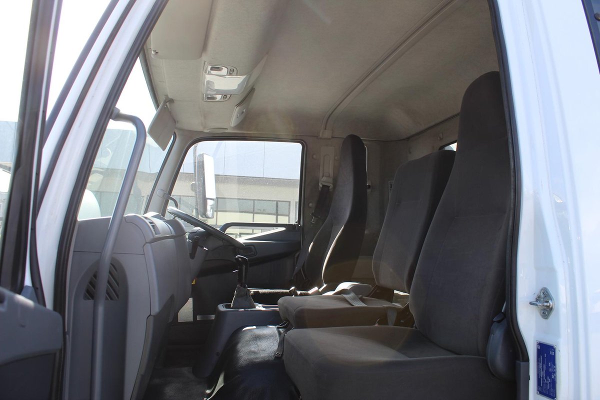 2015 Mitsubishi Fighter 1627 FUSO image 19