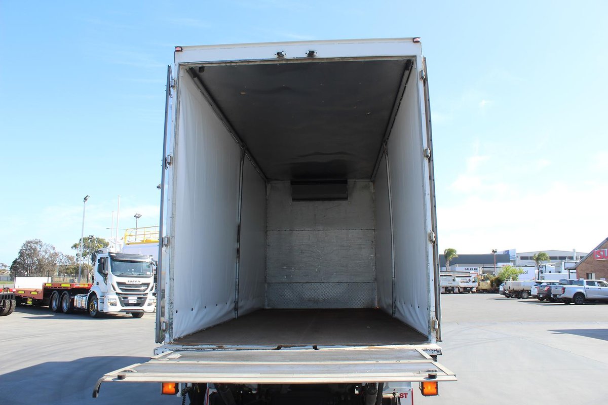 2015 Mitsubishi Fighter 1627 FUSO image 10