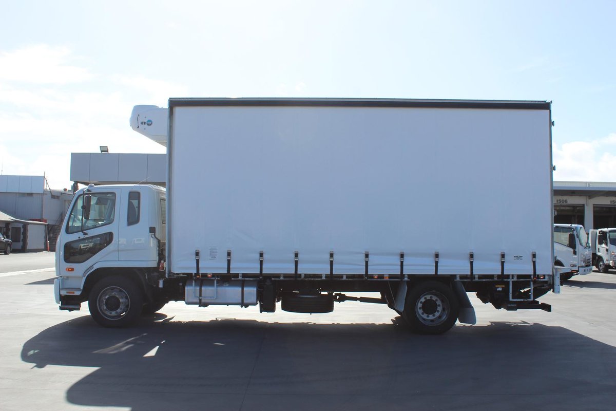 2015 Mitsubishi Fighter 1627 FUSO image 2