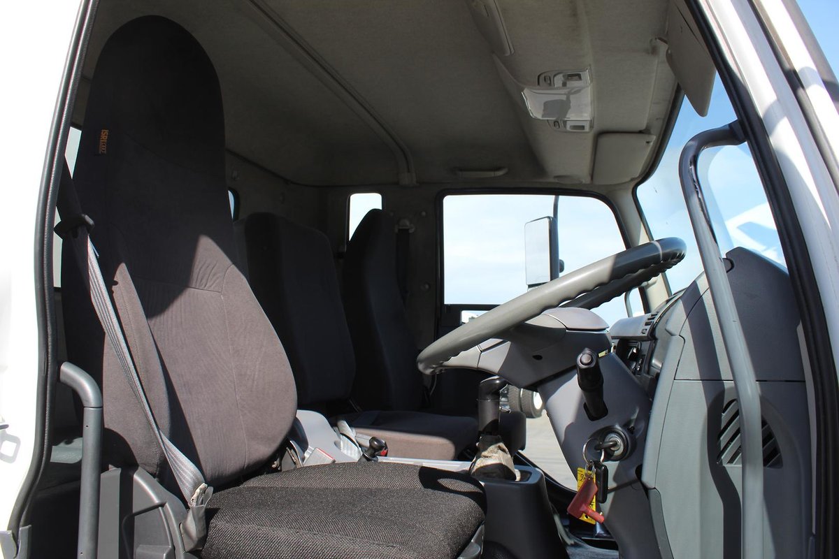 2015 Mitsubishi Fighter 1627 FUSO image 13