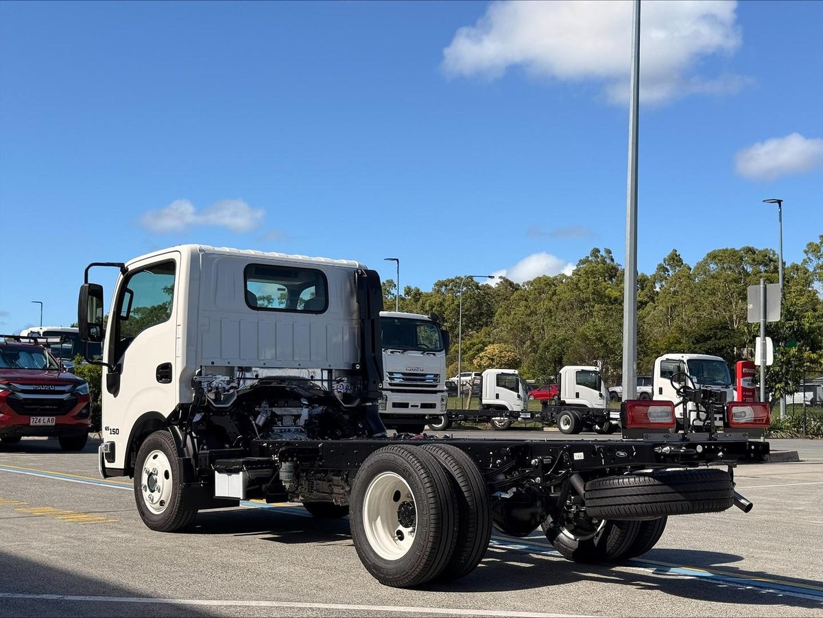 2026 Isuzu N Series image 5