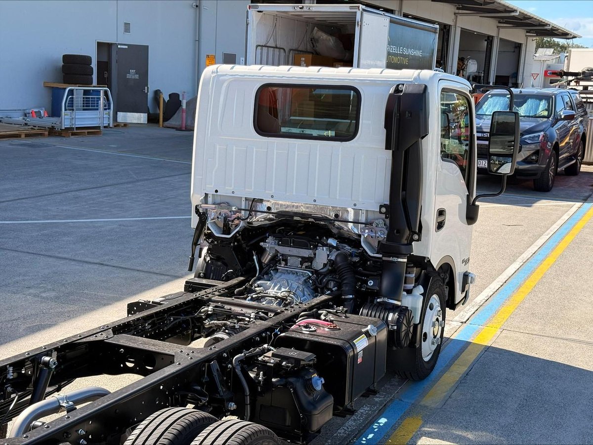2026 Isuzu N Series image 9