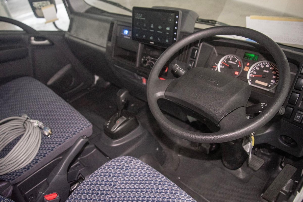 2025 Isuzu N Series NNR 45 150 image 9