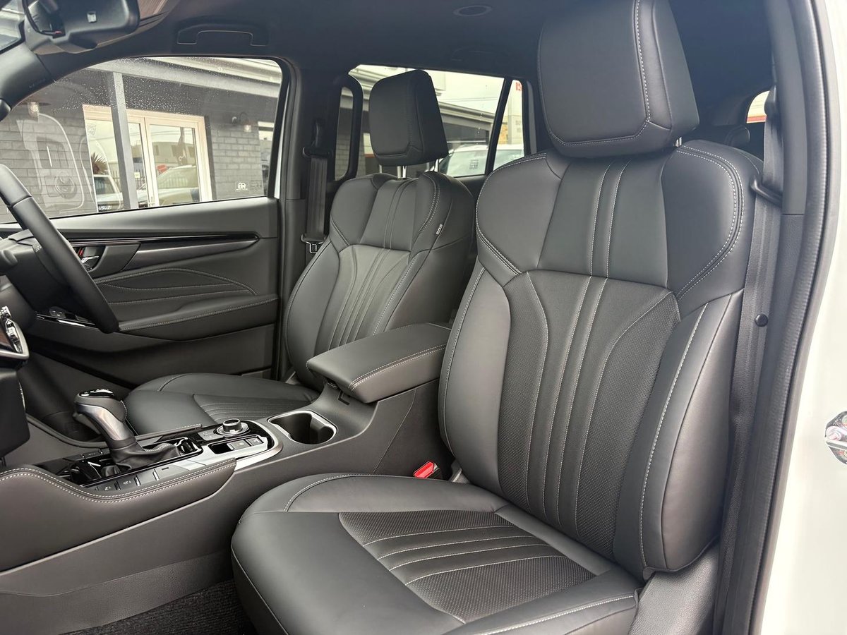 2026 Isuzu MU-X LS-T MY25.5 4X4 Dual Range image 24