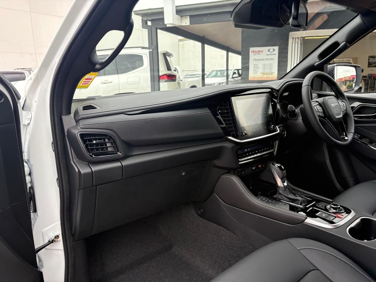 2026 Isuzu MU-X LS-T MY25.5 4X4 Dual Range image 25