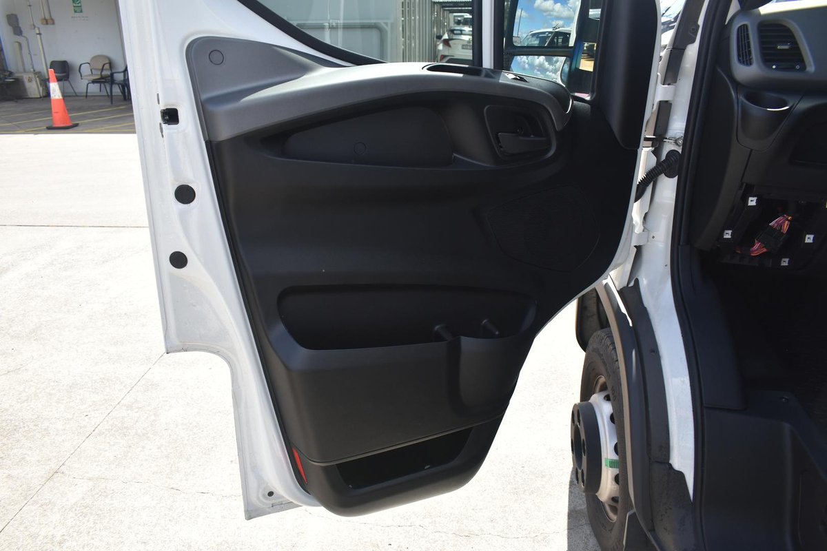 2023 Iveco Daily 70c18 image 12
