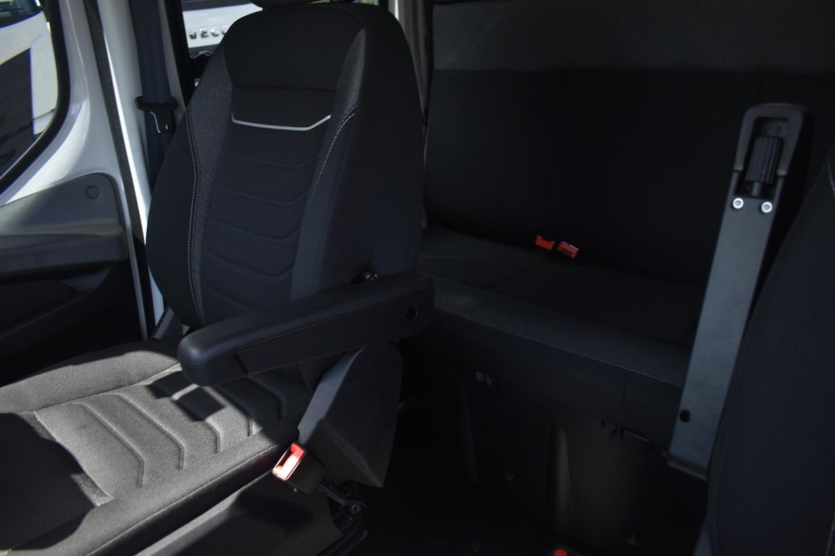 2023 Iveco Daily 70c18 image 13