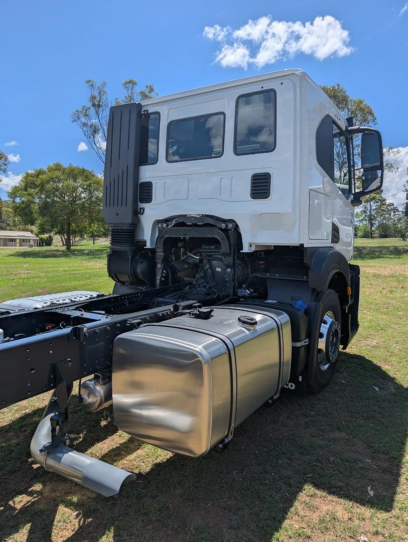 2025 Iveco S-Way AT230 image 7