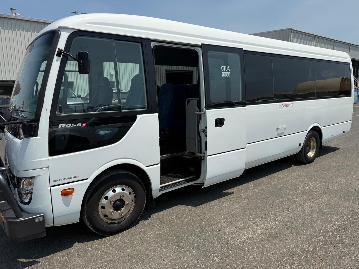 2022 Fuso Rosa Deluxe 25 Seater image 13