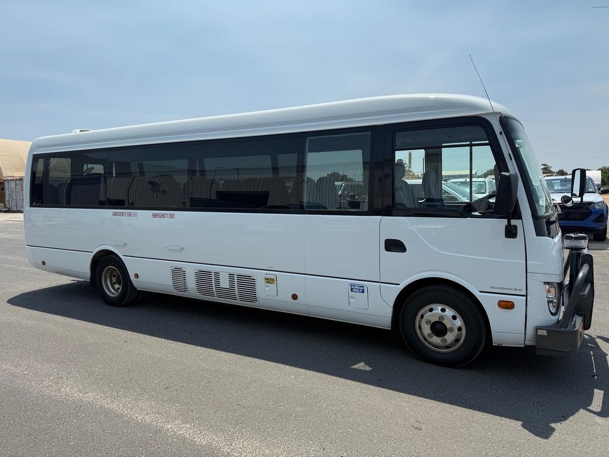 2022 Fuso Rosa Deluxe 25 Seater image 7