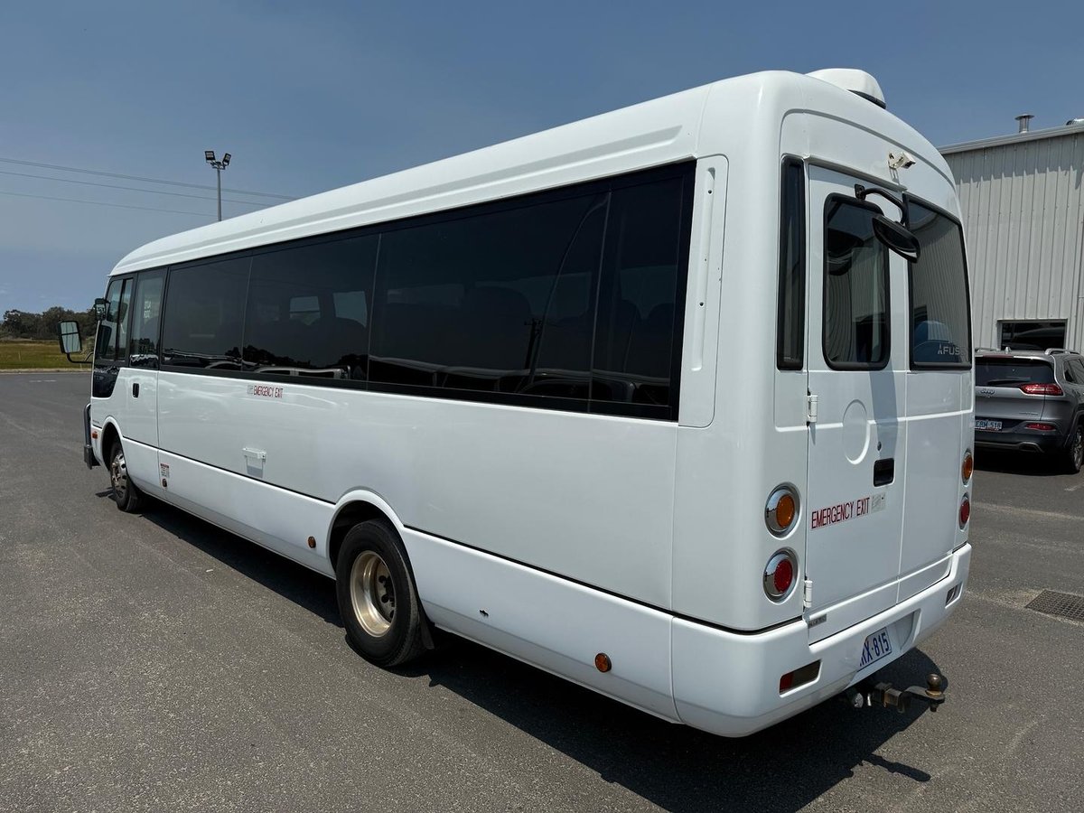 2022 Fuso Rosa Deluxe 25 Seater image 10
