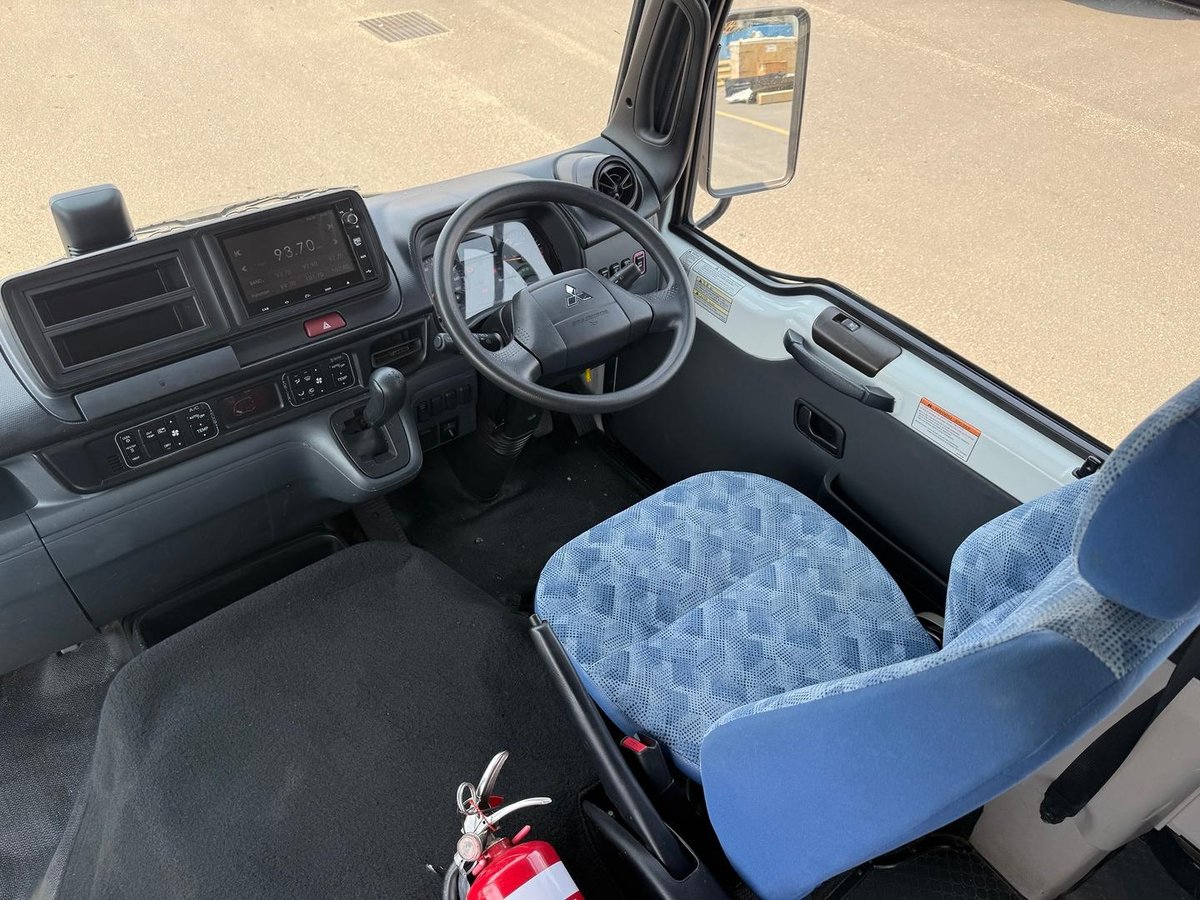 2022 Fuso Rosa Deluxe 25 Seater image 15