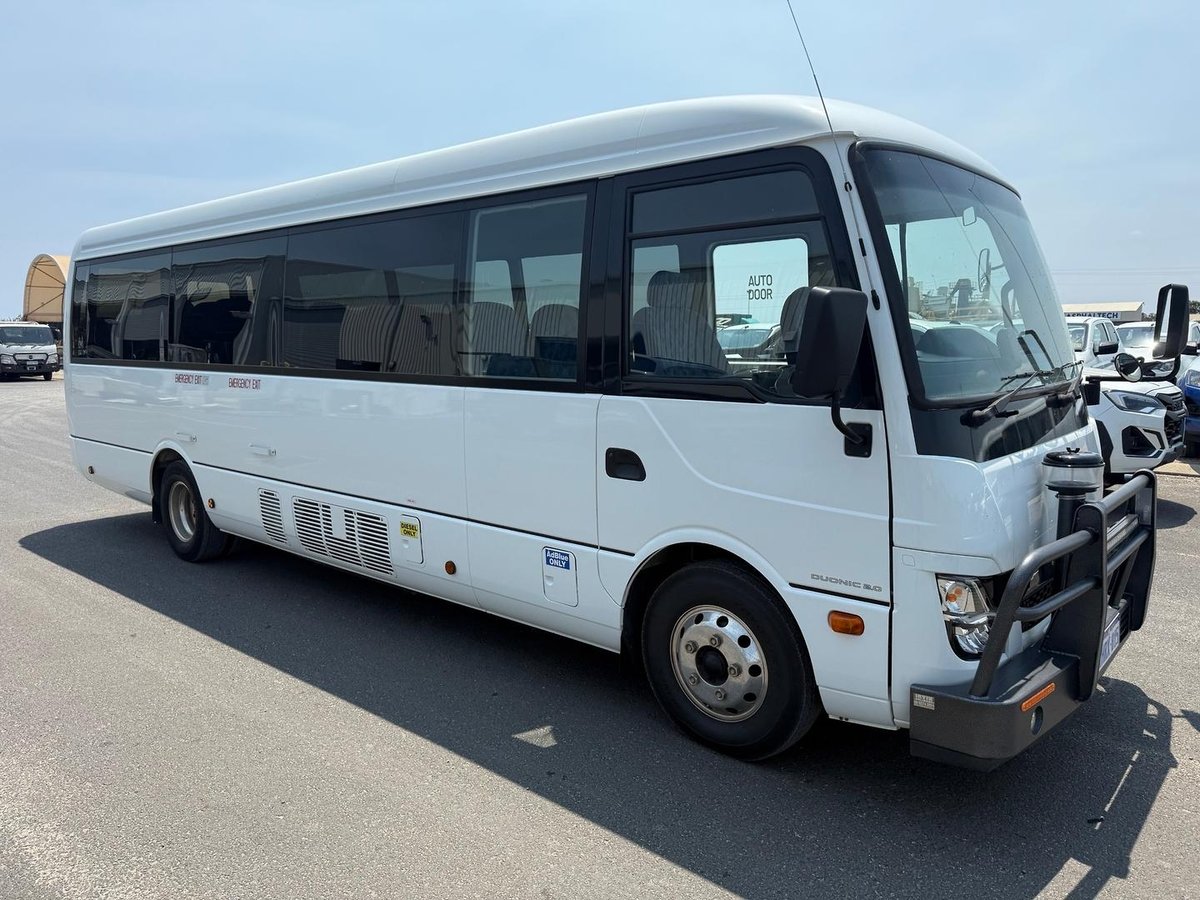 2022 Fuso Rosa Deluxe 25 Seater image 5