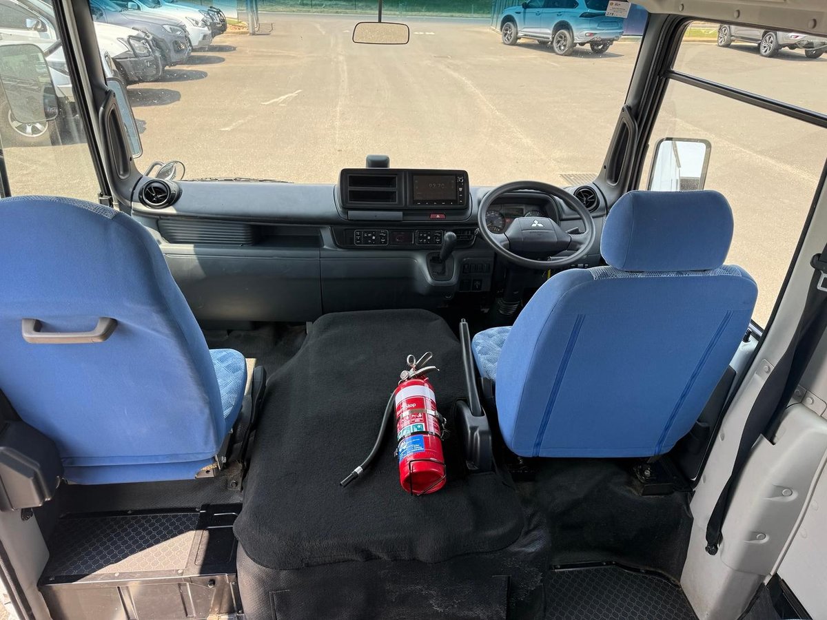 2022 Fuso Rosa Deluxe 25 Seater image 14