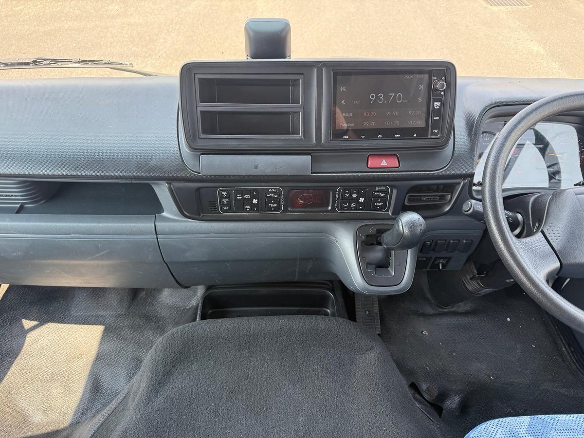 2022 Fuso Rosa Deluxe 25 Seater image 16