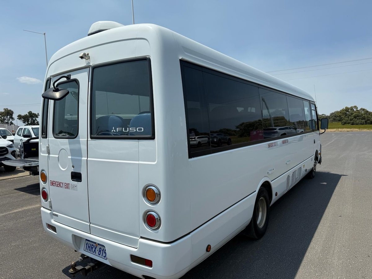 2022 Fuso Rosa Deluxe 25 Seater image 12