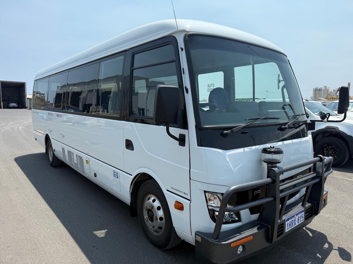 2022 Fuso Rosa Deluxe 25 Seater image 6