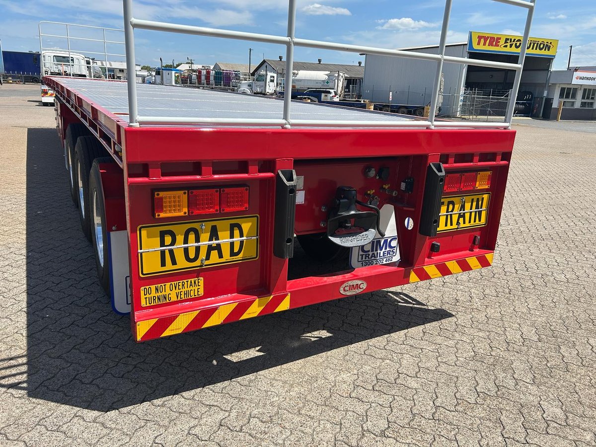 2025 Cimc 45' / 13.7m Flat Top B Trailer, In Brisbane Red image 15