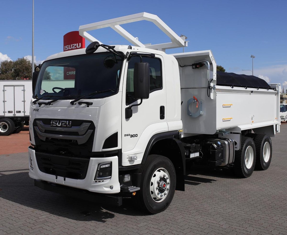 2025 Isuzu Fvz 260-300 Auto 6X4 Tipper image 2