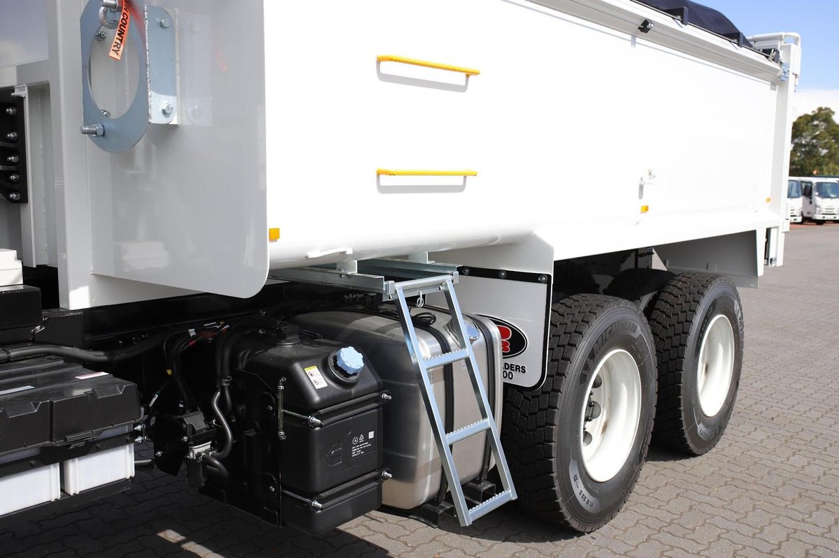 2025 Isuzu Fvz 260-300 Auto 6X4 Tipper image 12