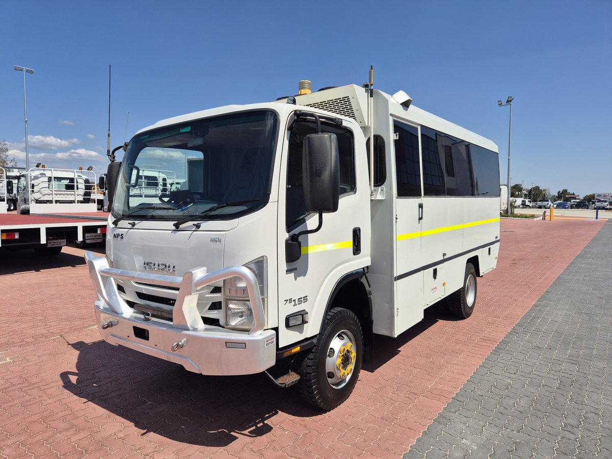 2020 Isuzu Trucks Nps75-155 Amt 4x4 Coach 18 Seat Bus image 5