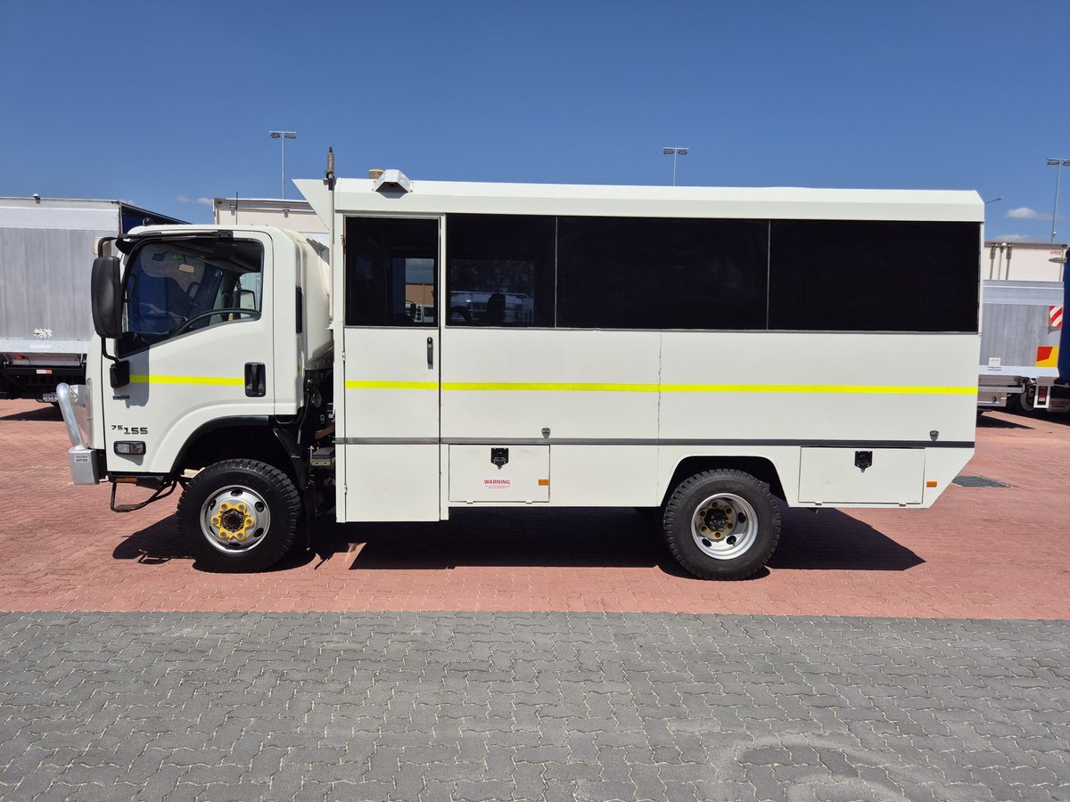 2020 Isuzu Trucks Nps75-155 Amt 4x4 Coach 18 Seat Bus image 6