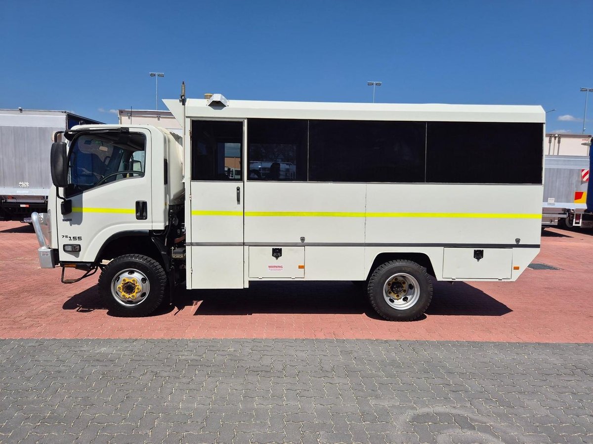 2020 Isuzu Nps75-155 Amt 4X4 Coach 18 Seat Bus image 18