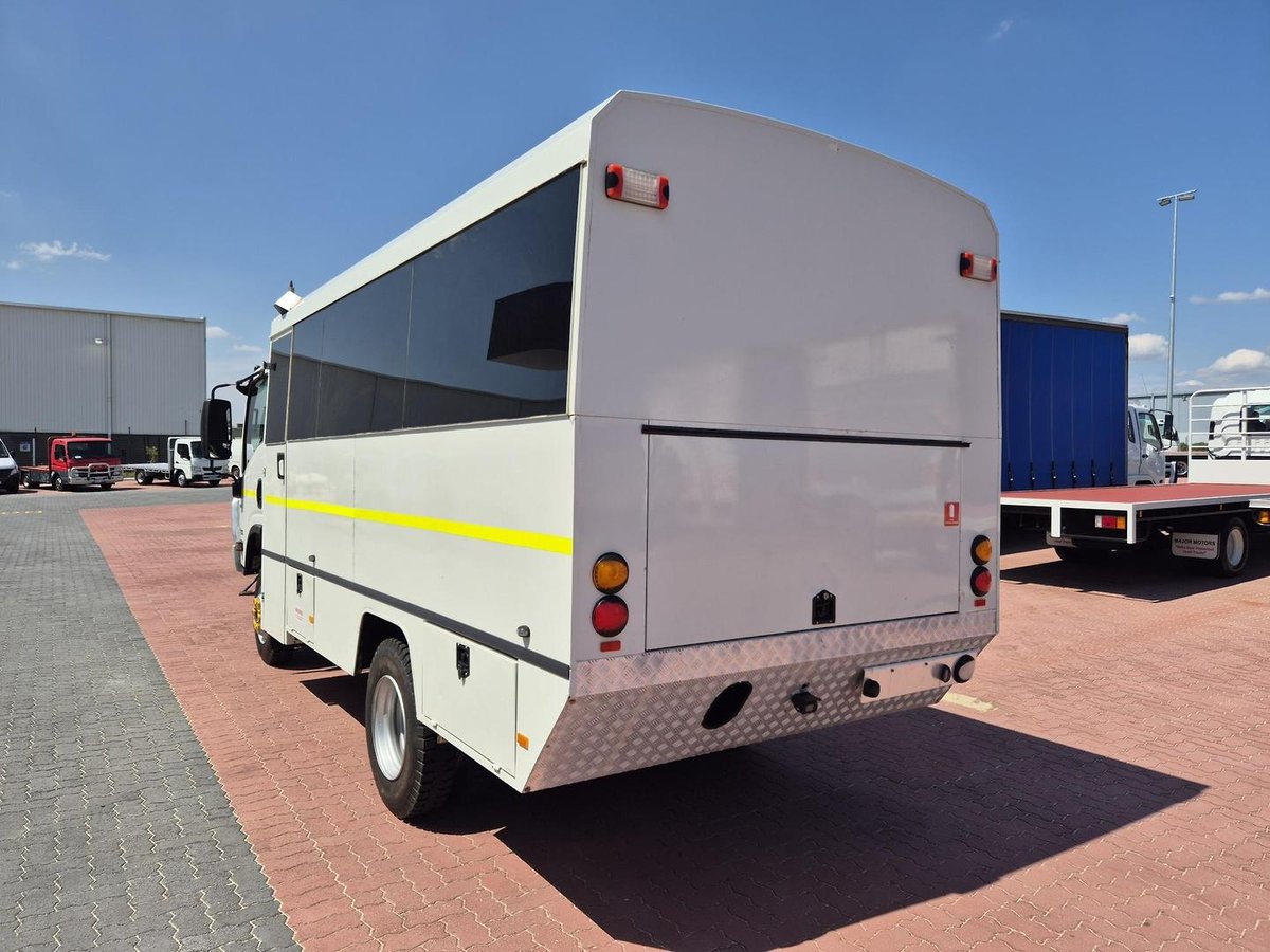 2020 Isuzu Nps75-155 Amt 4X4 Coach 18 Seat Bus image 7