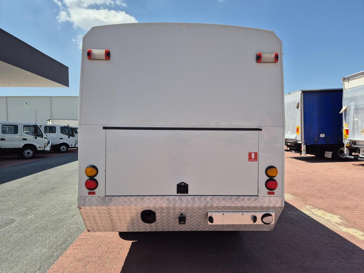 2020 Isuzu Nps75-155 Amt 4X4 Coach 18 Seat Bus image 8