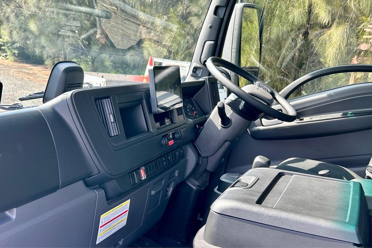 2025 Isuzu F Series FRR 110-240 AM R52 image 18